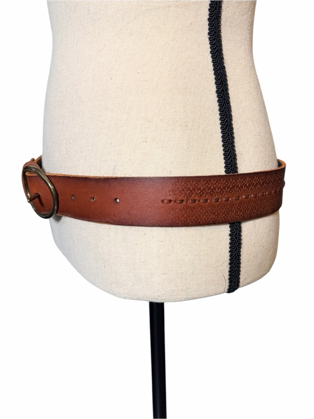 Lucky Brand Women's Leather Belt New With Tags Brown Brass Buckle Size Small - Picture 2 of 8